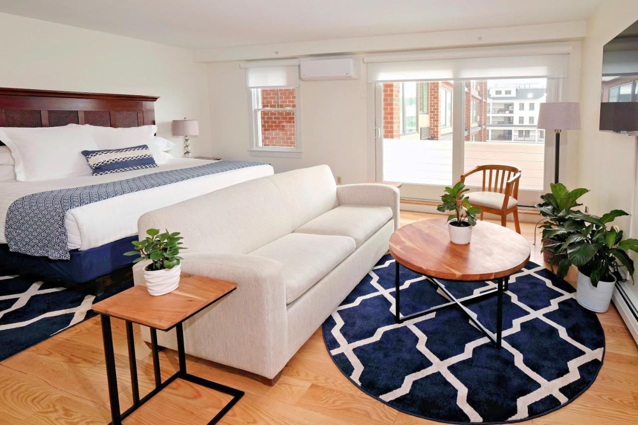 Harborside Inn 3*